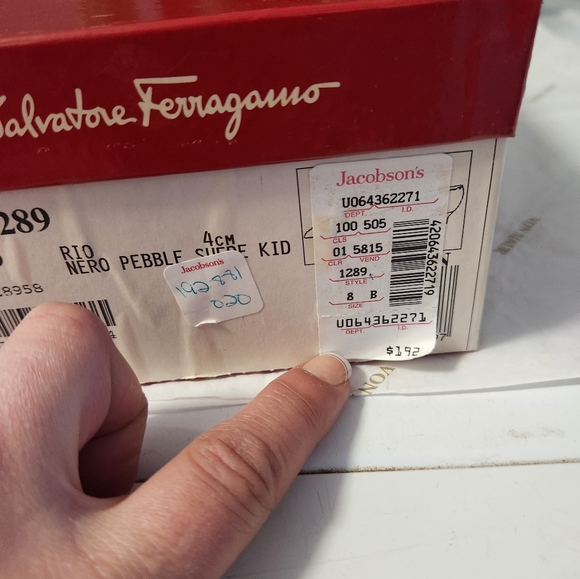 Salvatore Ferragamo women's heels size 8 - Picture 9 of 10